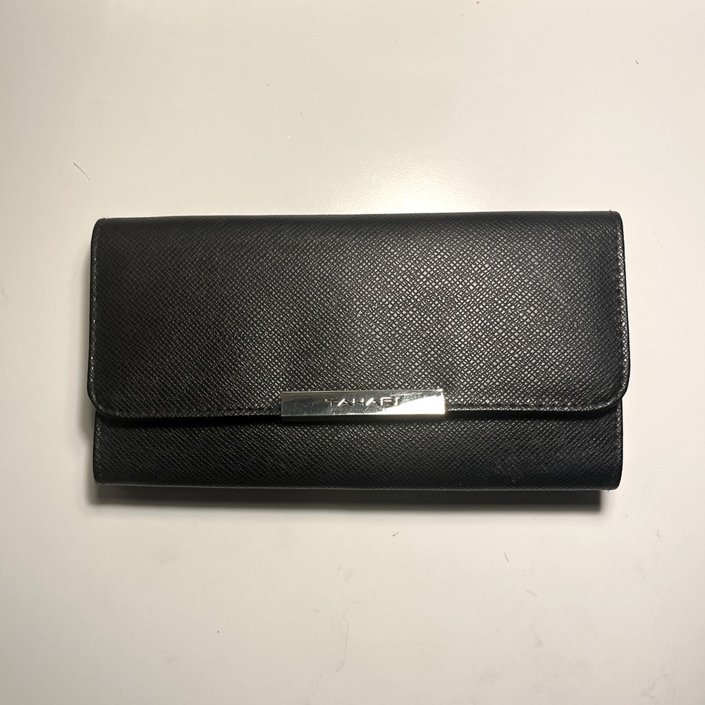 Black Tahari wallet